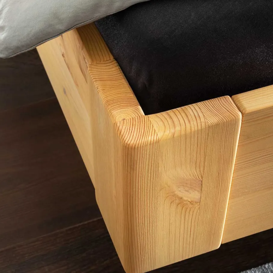 Sale Wohnen Designbett mit Holzkufen aus Kiefer gelaugt - Ravilon