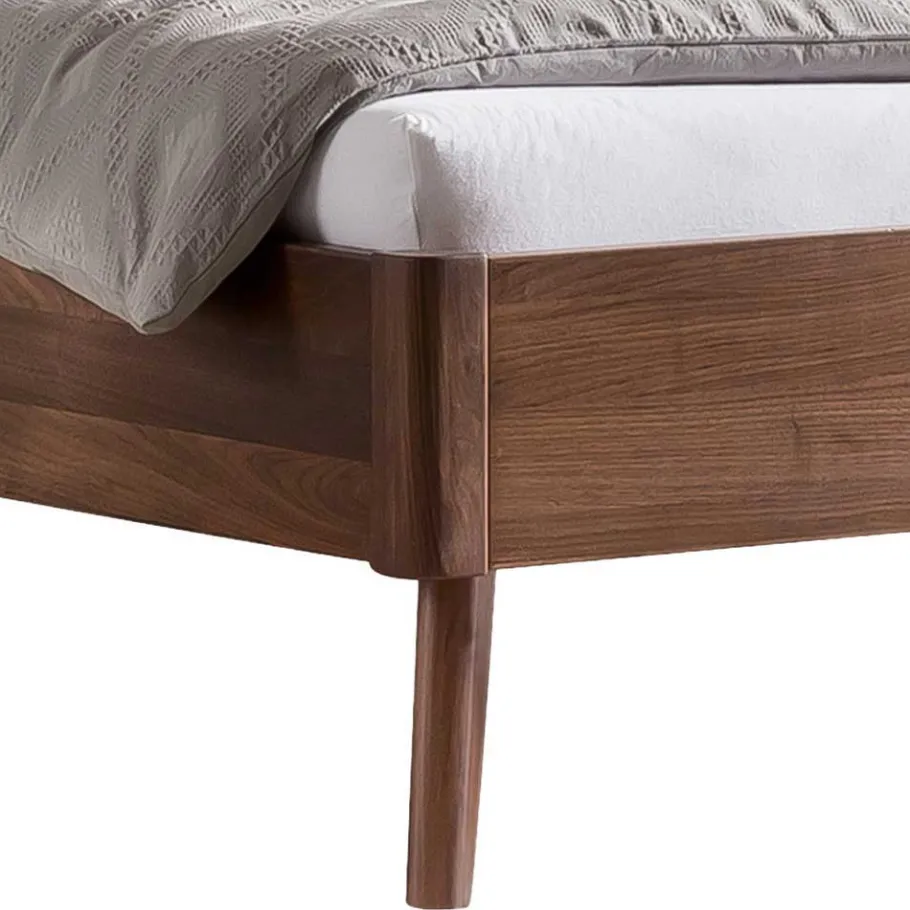 Best Wohnen Doppelbett Gestell aus Nussbaum geölt - Carloletta