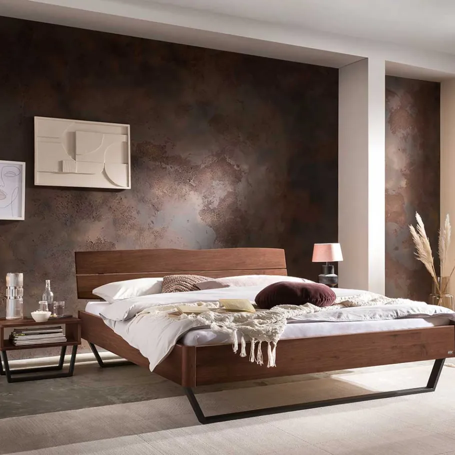 Best Wohnen Industrial Bett aus Nussbaum massiv - Bluesa