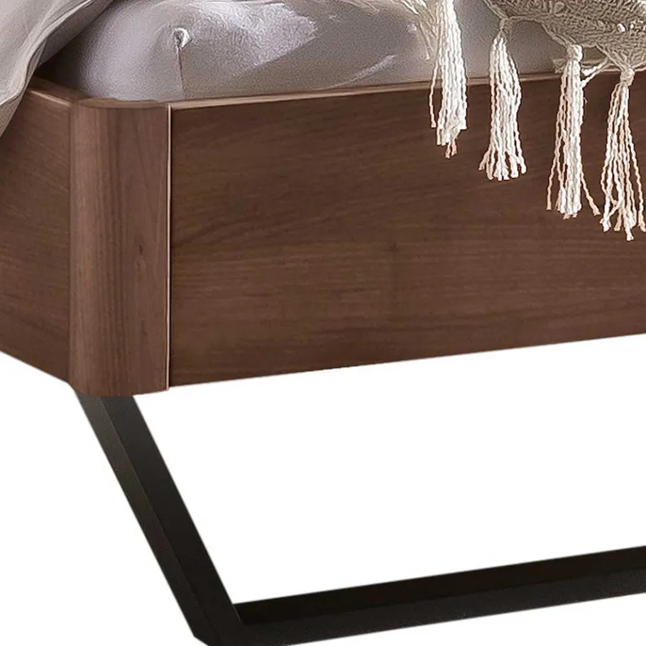 Best Wohnen Industrial Bett aus Nussbaum massiv - Bluesa