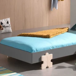 Clearance Wohnen Modernes Kinderbett mit Füßen im Puzzle Design - Carisma