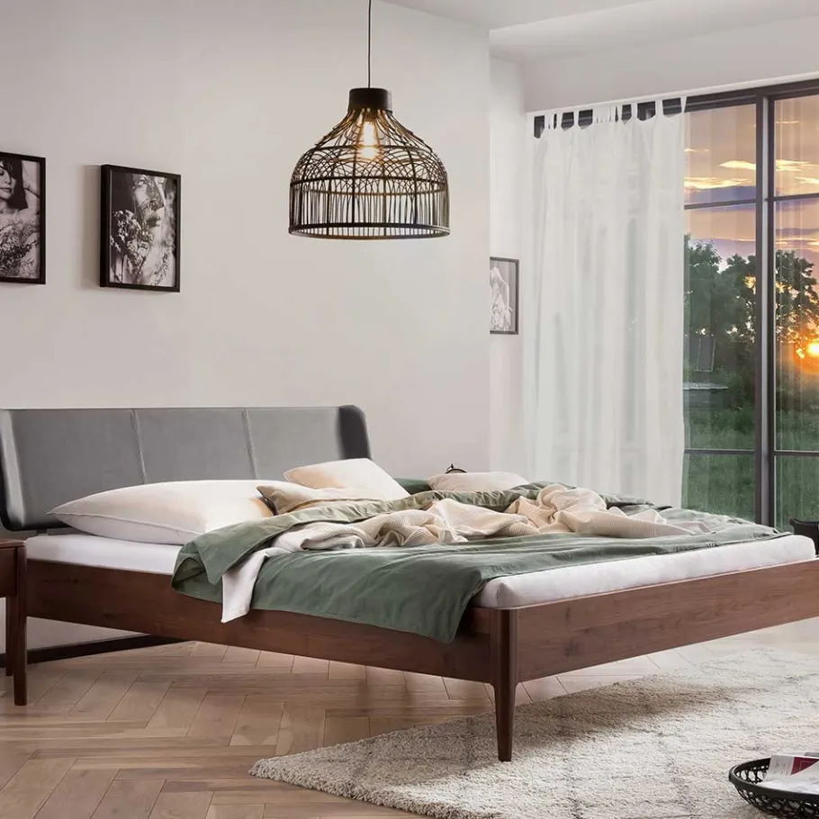 Discount Wohnen Nussbaum Bett mit Kunstleder Kopfteil - Munteao