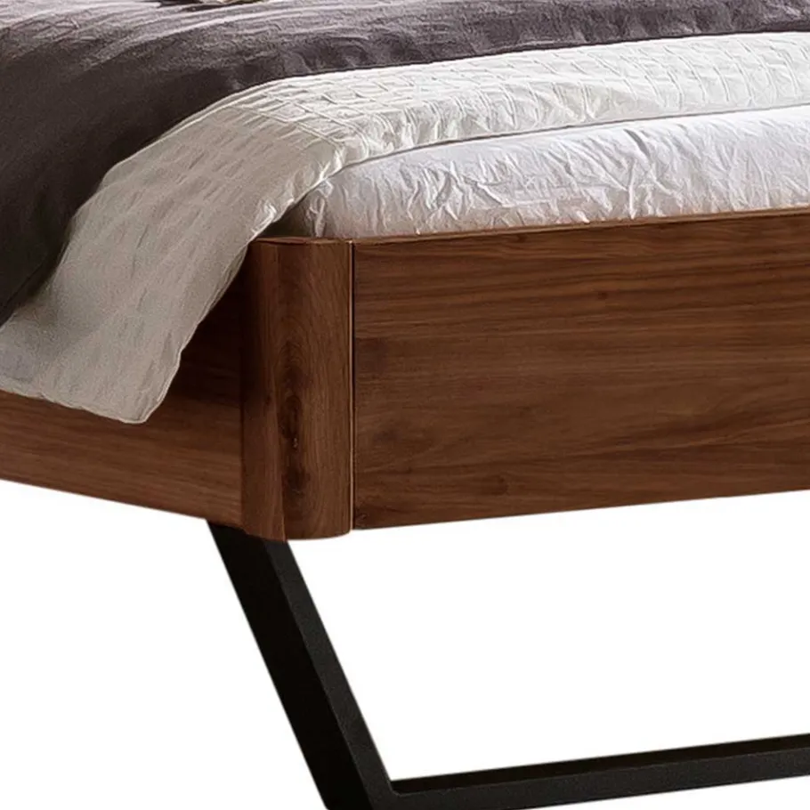 Best Wohnen Nussbaum Bett mit Metallkufen in Anthrazit - Manore