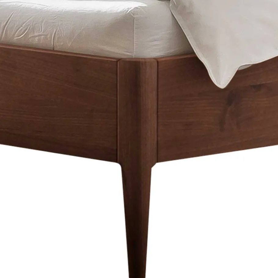 Discount Wohnen Nussbaum Doppelbett mit Stoff Kopfteil - Filippo
