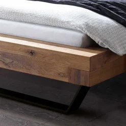 Sale Wohnen Rustikales Wildeiche Holzbett mit Metallkufen - Space