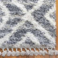 New Wohnen Teppich mit handgeflochtenen Fransen in Creme und Grau - Juwan