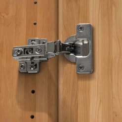 Online Wohnen 3-türiger Kleiderschrank in Erle teilmassiv - Hung