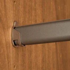 Outlet Wohnen 8-türiger Kleiderschrank mit sechs Glastüren - Hung