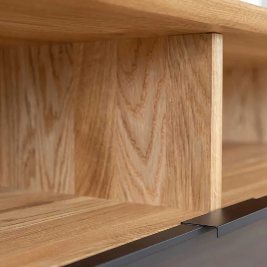 New Wohnen TV Lowboard aus Eiche und Metall - Fabiella